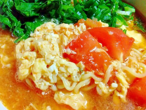 インスタントラーメンアレンジレシピ！　トマト卵麺